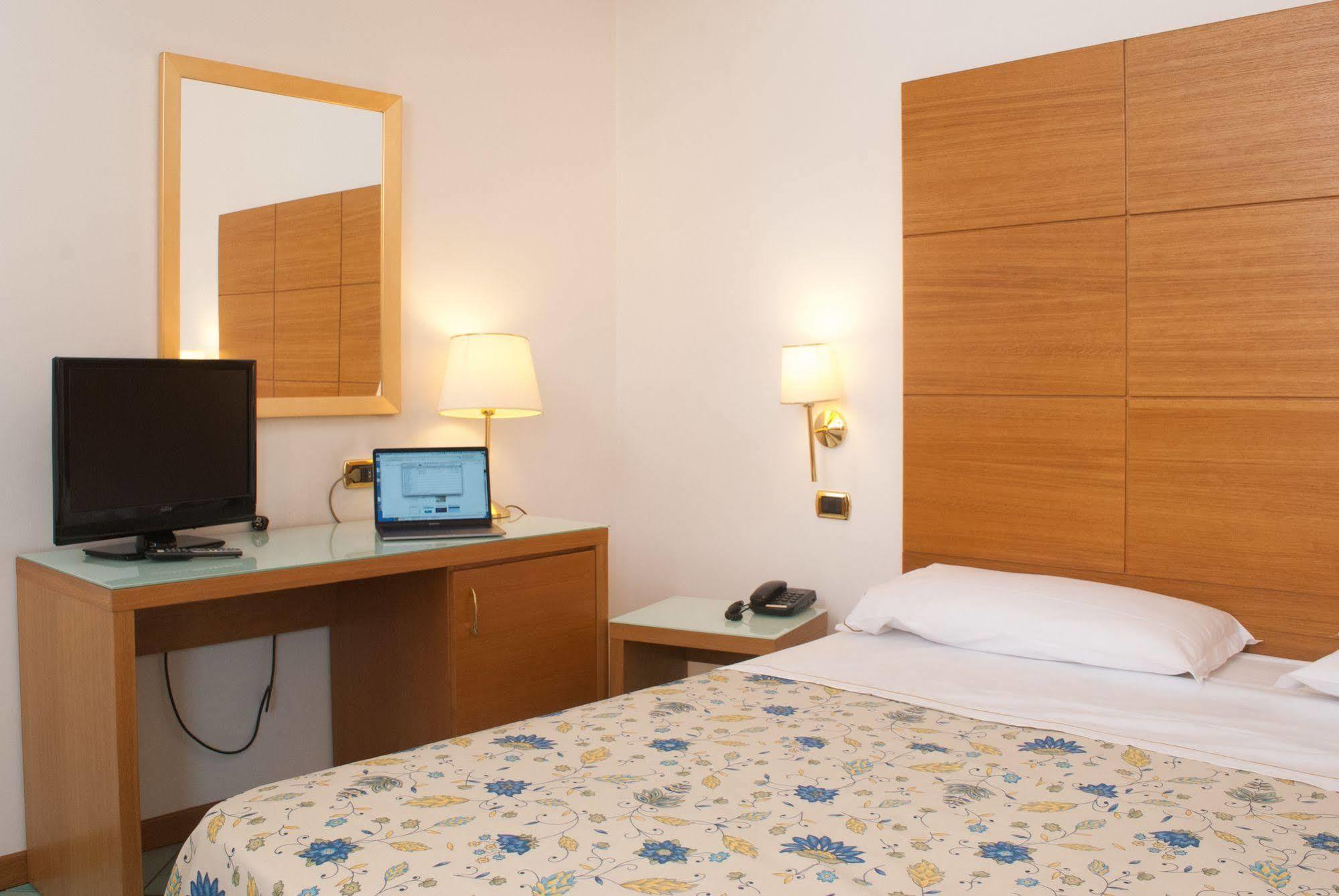 City Hotel Casoria Esterno foto