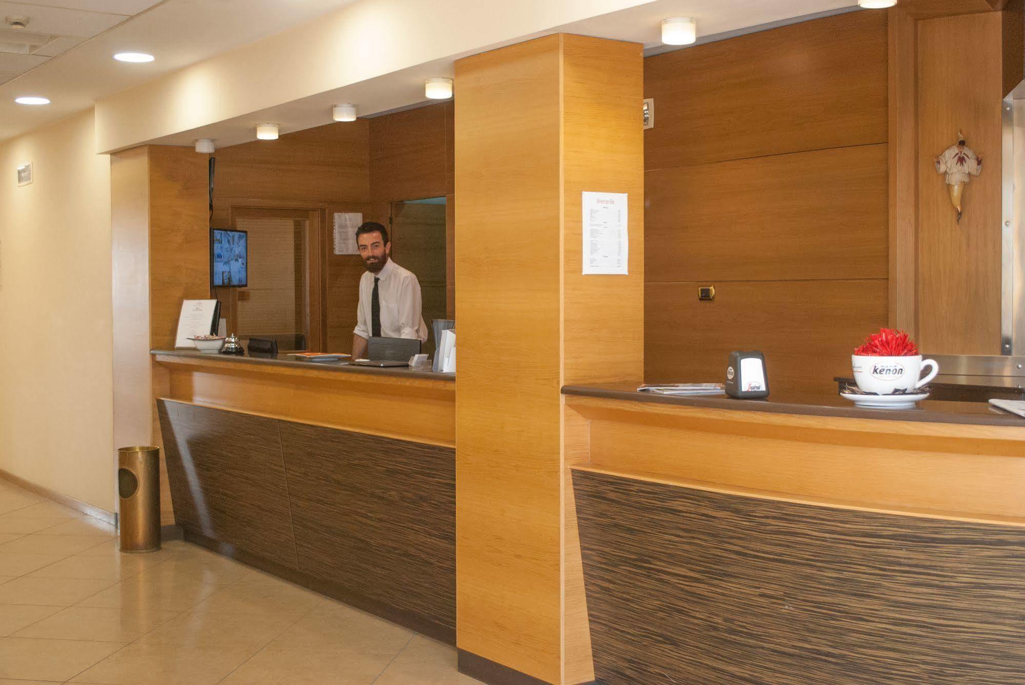 City Hotel Casoria Esterno foto