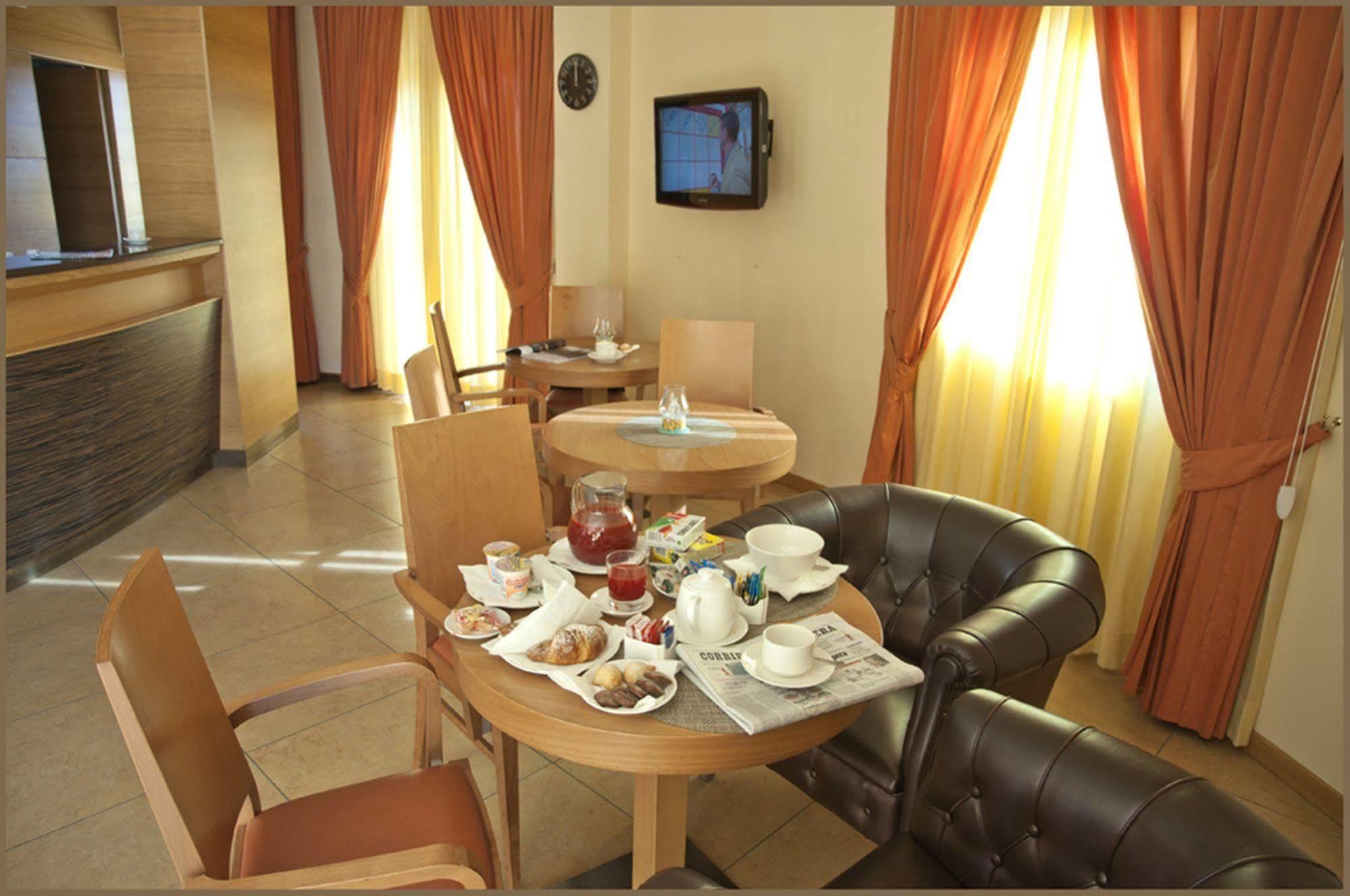 City Hotel Casoria Esterno foto