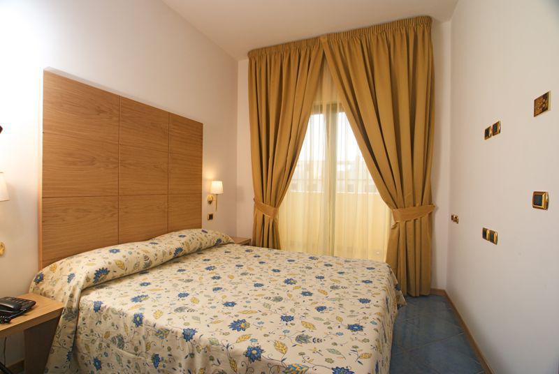 City Hotel Casoria Esterno foto